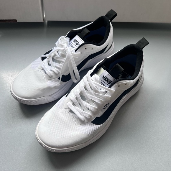 Like New! Vans MTE UltraRange EXO Shoe White with Black Accents - Picture 16 of 16